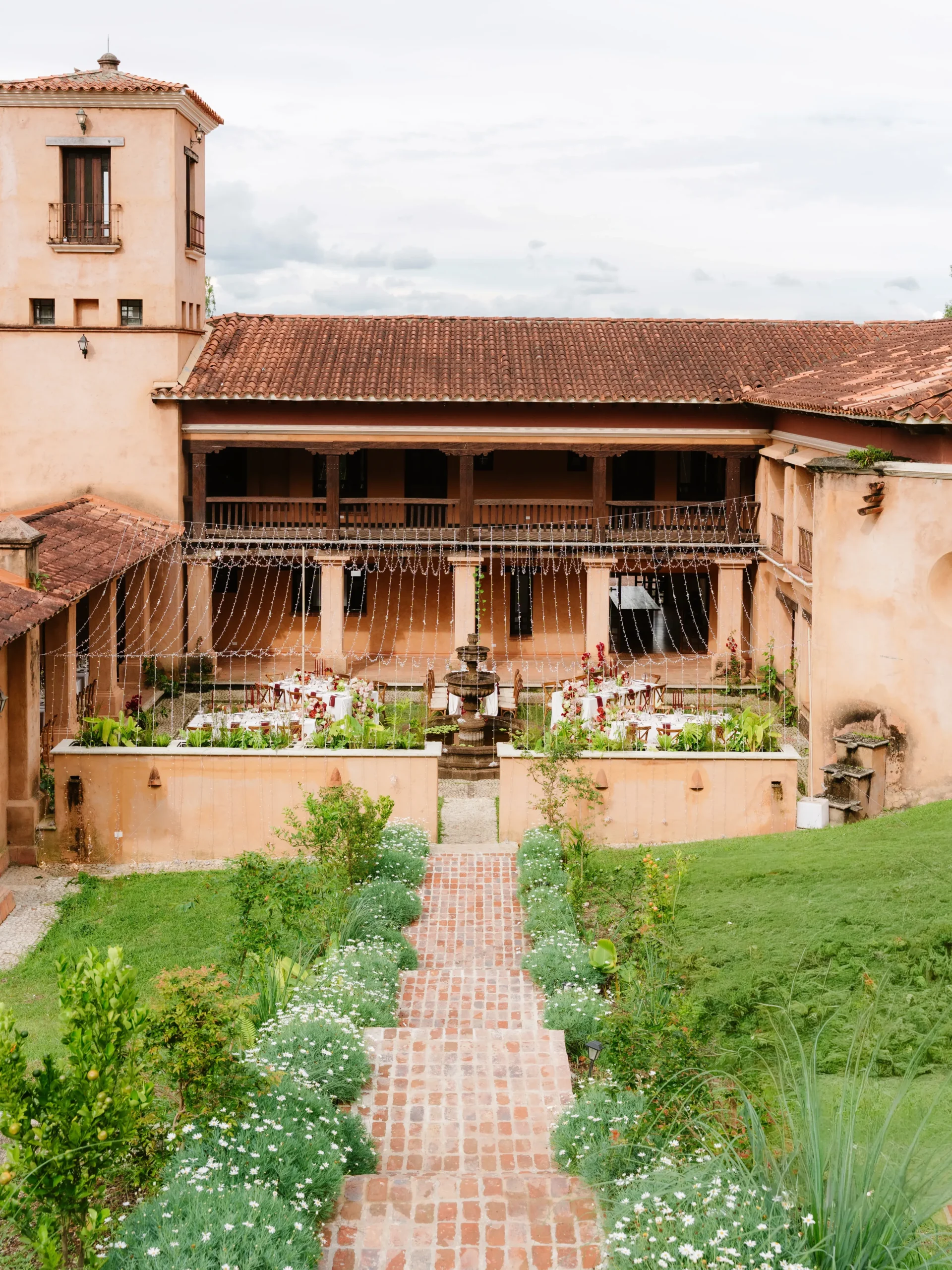 Exclusive destination wedding botanical gardens in Colombia
